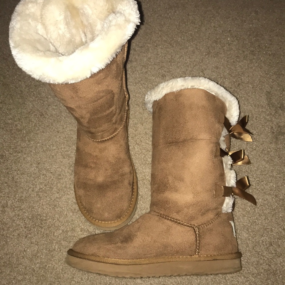 UGG BOOTS